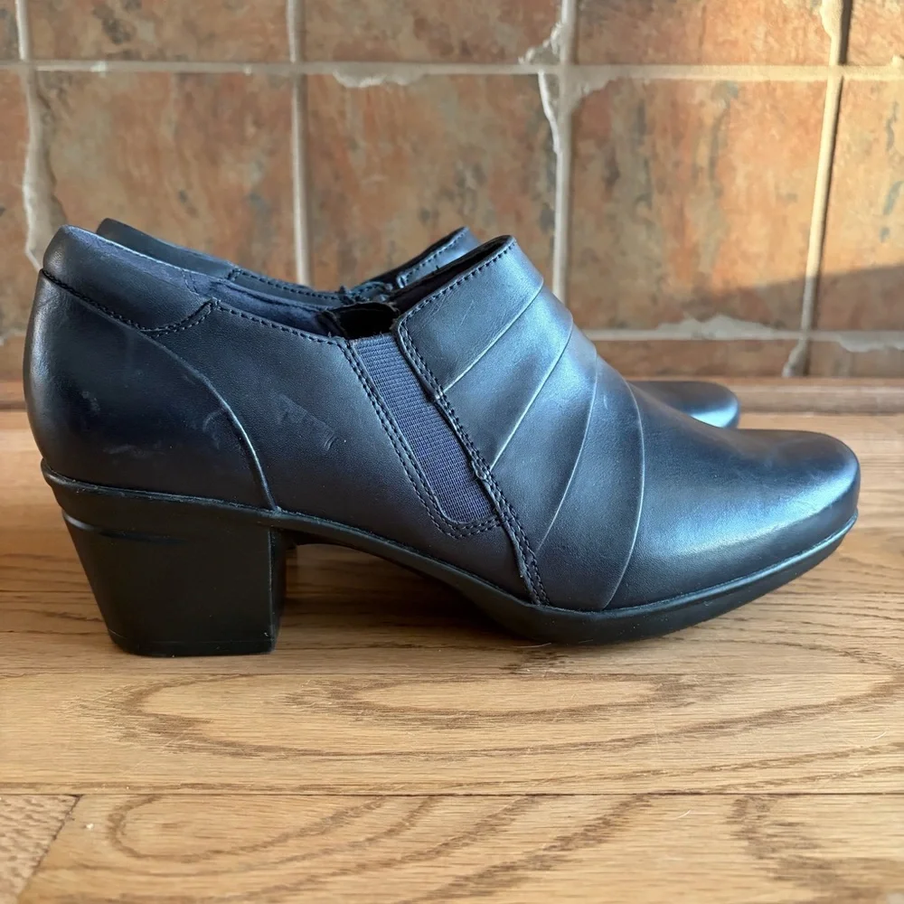 Clarks Women's Navy Emslie Warren Zipper Ankle Boot - Picture 2 of 13